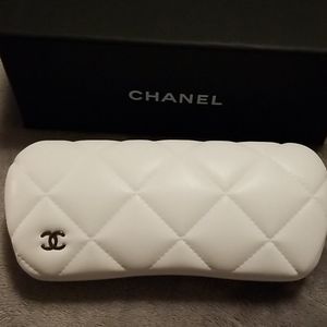 Chanel sunglasses case w/ drawstring bag&cloth